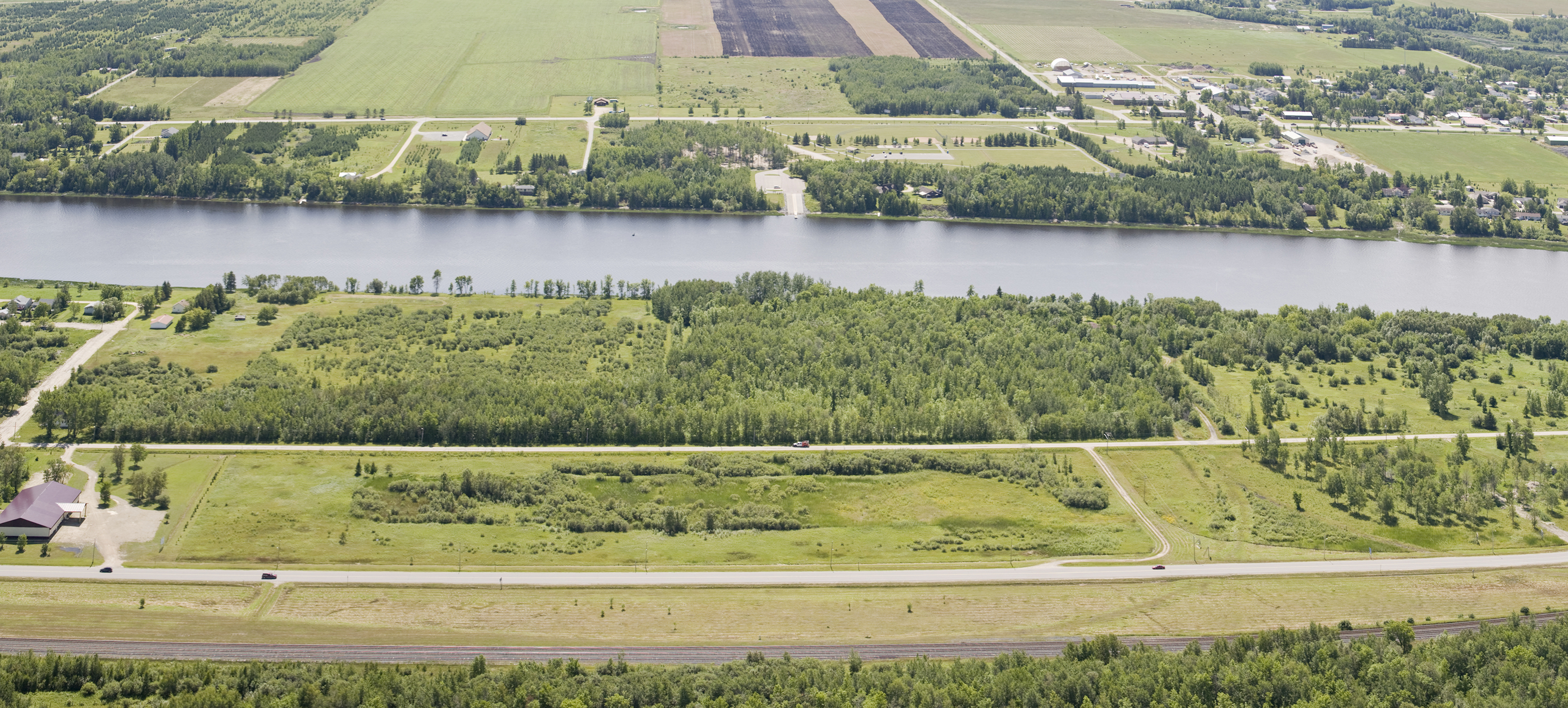 <div class="text-large">south view of rainy river undeveloped</div>